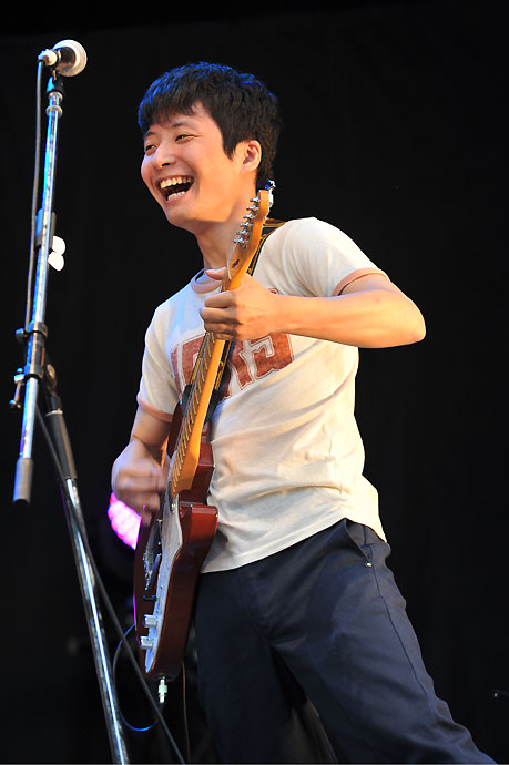 星野源がアミューズに移籍したのはなぜ？いつから？実は完全移籍ではない！？