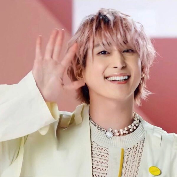 SnowManの家族構成とは？父母や兄弟との面白エピソードも！