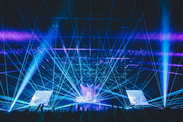 サカナクション 山口一郎が自身の病気について告白!?群発性頭痛とは?