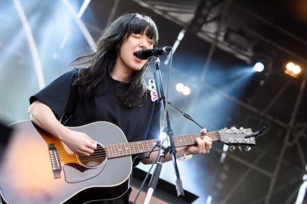 あいみょんの家族構成！父親、母親、兄弟はどんな人？家族写真はある？