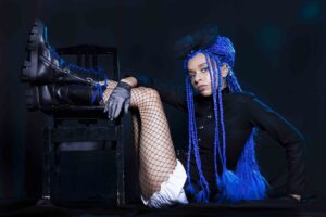 女王蜂のアヴちゃんの性別は男?女?胸は手術している?