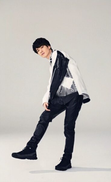 SnowManの足の長さは?「ほぼ脚」と言われるメンバーも?!