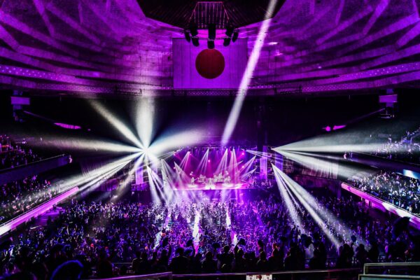 女王蜂のアヴちゃんの性別は男?女?胸は手術している?