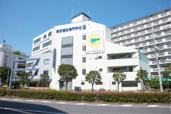 歌手 優里の学歴について。出身大学、高校、中学、小学校は?高校中退って本当?