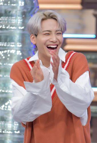 手を叩いて大爆笑!JO1川尻蓮