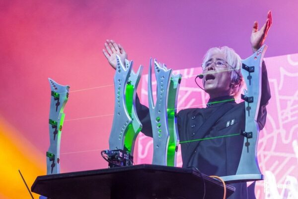 米津玄師は海外の評価も高いのはなぜ？凄さや魅力について分析！