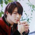 キンプリ平野紫耀のイヤモニのデザインは非常口マーク?よく外すのはなぜ?