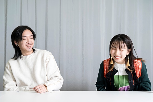 YOASOBI(ヨアソビ)好き・人気の理由は何？曲の特徴や魅力に迫る！