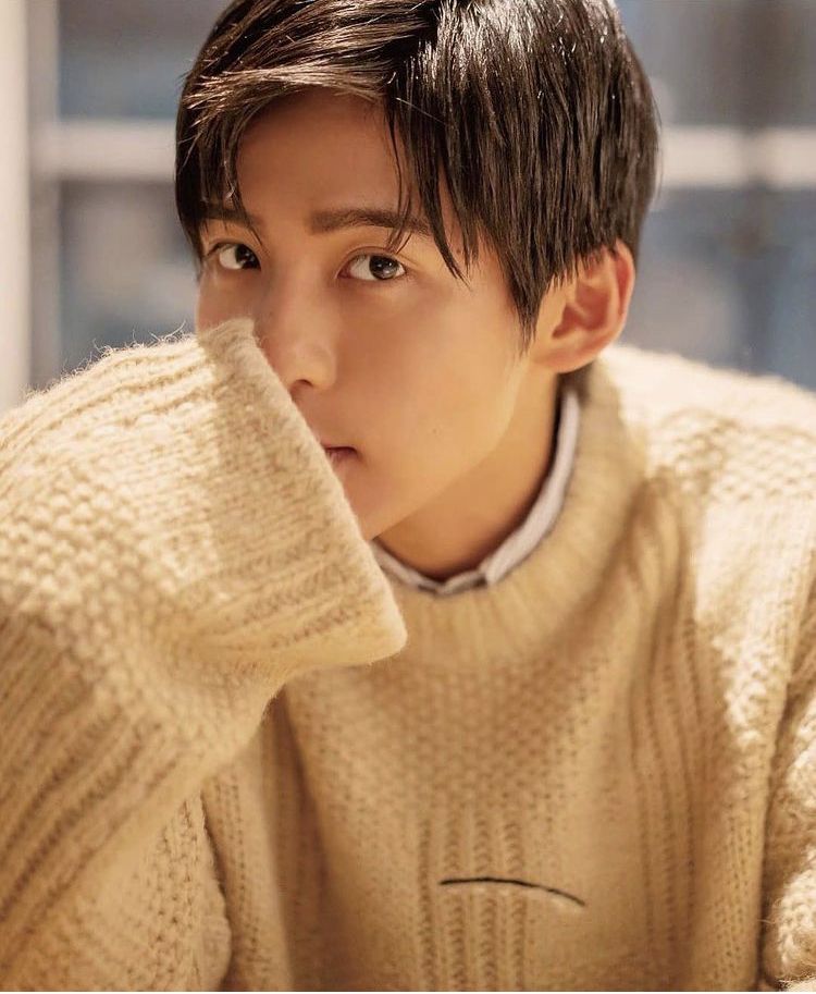 スノーマン(SnowMan)目黒蓮はチャンミンと松坂桃李に似ている?似ているといわれる芸能人をまとめて紹介!