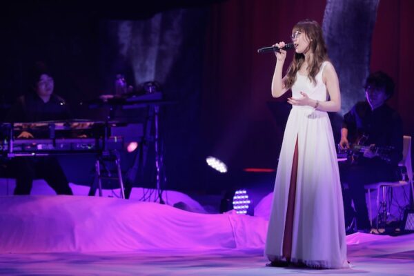 Aimer(エメ)の凄さは声！周波数のゆらぎが特徴的で日本に数人しかいないレベル！