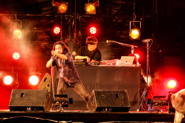 クリーピーナッツ(Creepy Nuts)はなぜ人気?好きな理由や魅力に迫る!