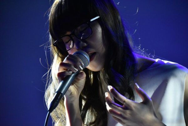 Aimer(エメ)の凄さは声！周波数のゆらぎが特徴的で日本に数人しかいないレベル！