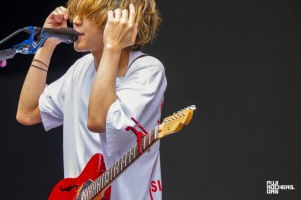 秋山黄色のプロフィール！本名や出身、誕生日、血液型などを紹介！