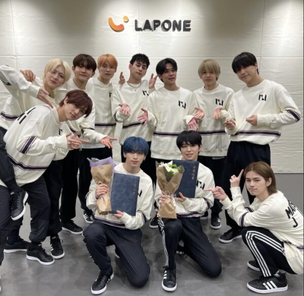 許豊凡(シュウフェンファン)は慶應ボーイで、バイト先はスタバ?