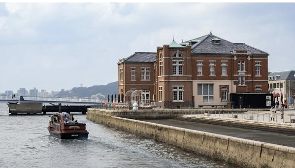 INI池﨑理人(いけざきりひと)はハーフで帰国子女?実家は福岡で姉は美人?