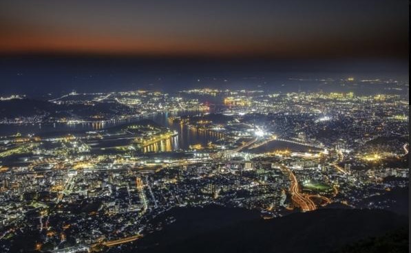 INI池﨑理人(いけざきりひと)はハーフで帰国子女?実家は福岡で姉は美人?