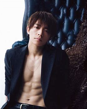 キンプリ(king&prince)岸優太の筋肉・トレーニングがすごい！ムキムキでベンチプレス100kgあげる？