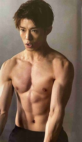キンプリ(king&prince)岸優太の筋肉・トレーニングがすごい！ムキムキでベンチプレス100kgあげる？