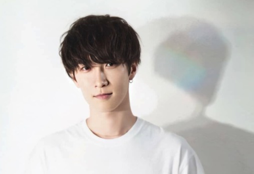 スノーマン(SnowMan)渡辺翔太の私物・アクセサリー事情！ピンキーリングはカルティエ？