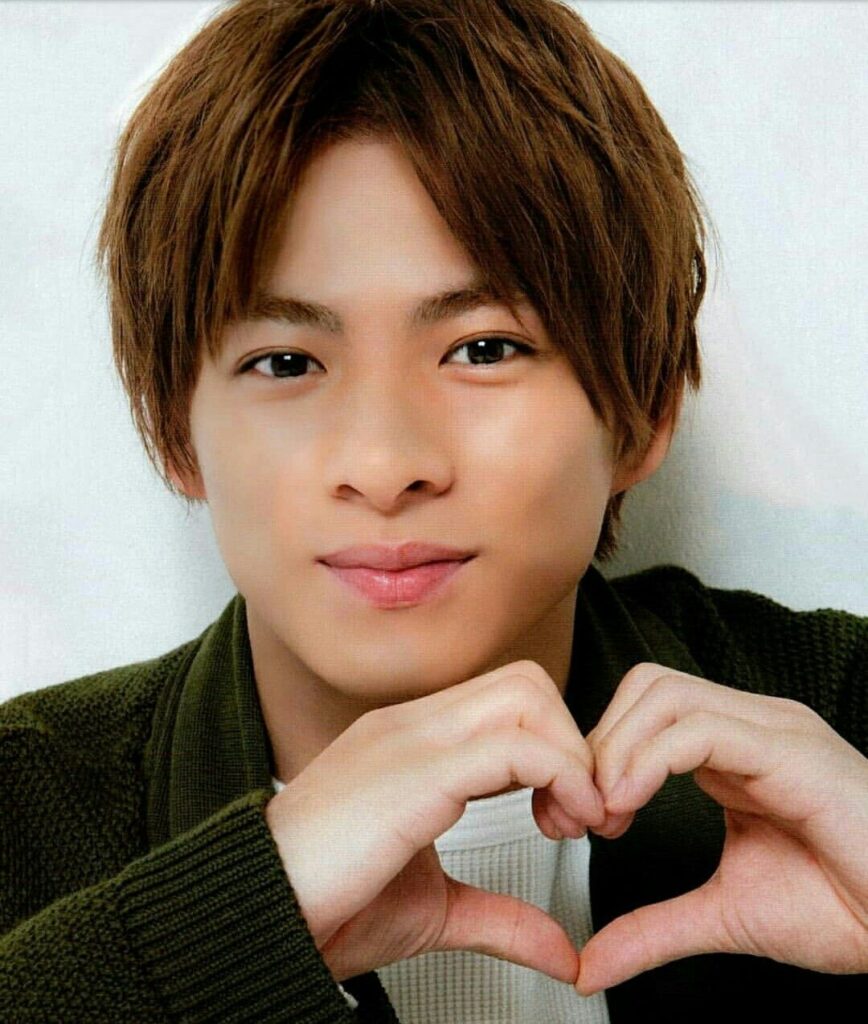 キンプリ(king&prince)平野紫耀のスマホの機種・ケースは何?愛用イヤホンも!