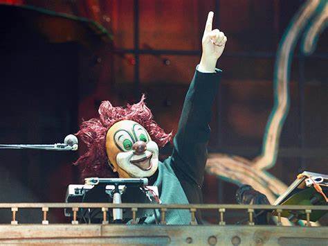 SEKAI NO OWARI(セカオワ)のメンバーが変わった!?初代dj loveの脱退理由とは?