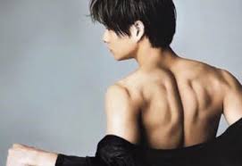 キンプリ(king&prince)平野紫耀は筋肉質なのは病気?筋トレは歯磨きで腕相撲最強に!