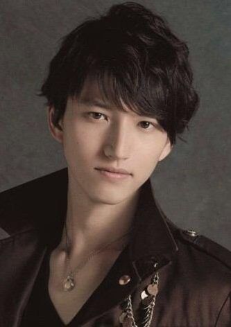 KAT-TUN(カトゥーン)の元メンバーの脱退理由まとめ!脱退した順番も!