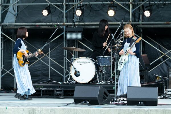 羊文学 メンバーの経歴について!出身大学は一橋大学?慶應義塾大学?
