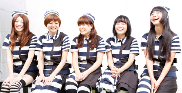 BiSのライブはやばい?客席へダイブでアイドルに触れる過激ライブ