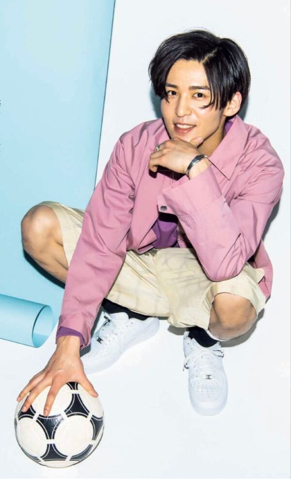 スノーマン（SnowMan）目黒連の家族構成は？父は社長で母は軍人って本当？