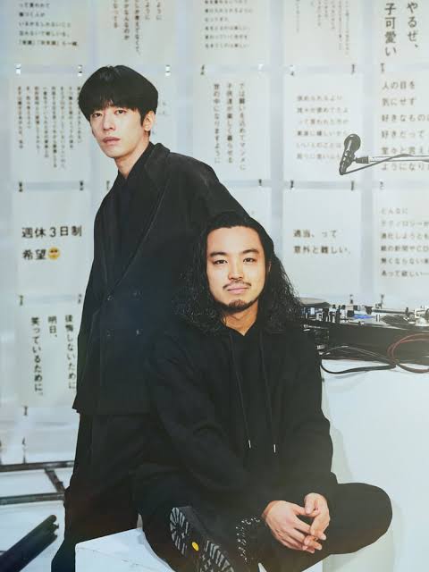 クリーピーナッツ(Creepy Nuts)のすごい歌詞考察！韻やばいし名言も多数！