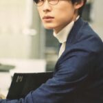 松村北斗 私服 メガネ: オリバーピープルズ アッシュフォードAG