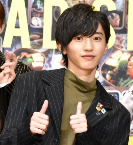 なにわ男子 道枝駿佑の特技はギター弾き語り?ギターのメーカーや種類は?