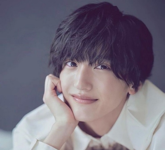 なにわ男子 道枝駿佑の特技はギター弾き語り?ギターのメーカーや種類は?