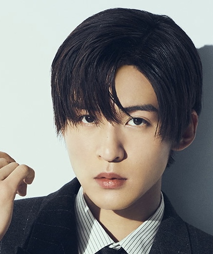 なにわ男子藤原丈一郎の母の年齢は?キンプリファンでティアラって本当?