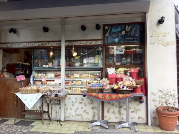 星野源は阿佐ヶ谷で一人暮らしをしていたのか?ケーキがおいしい喫茶店はどこ?