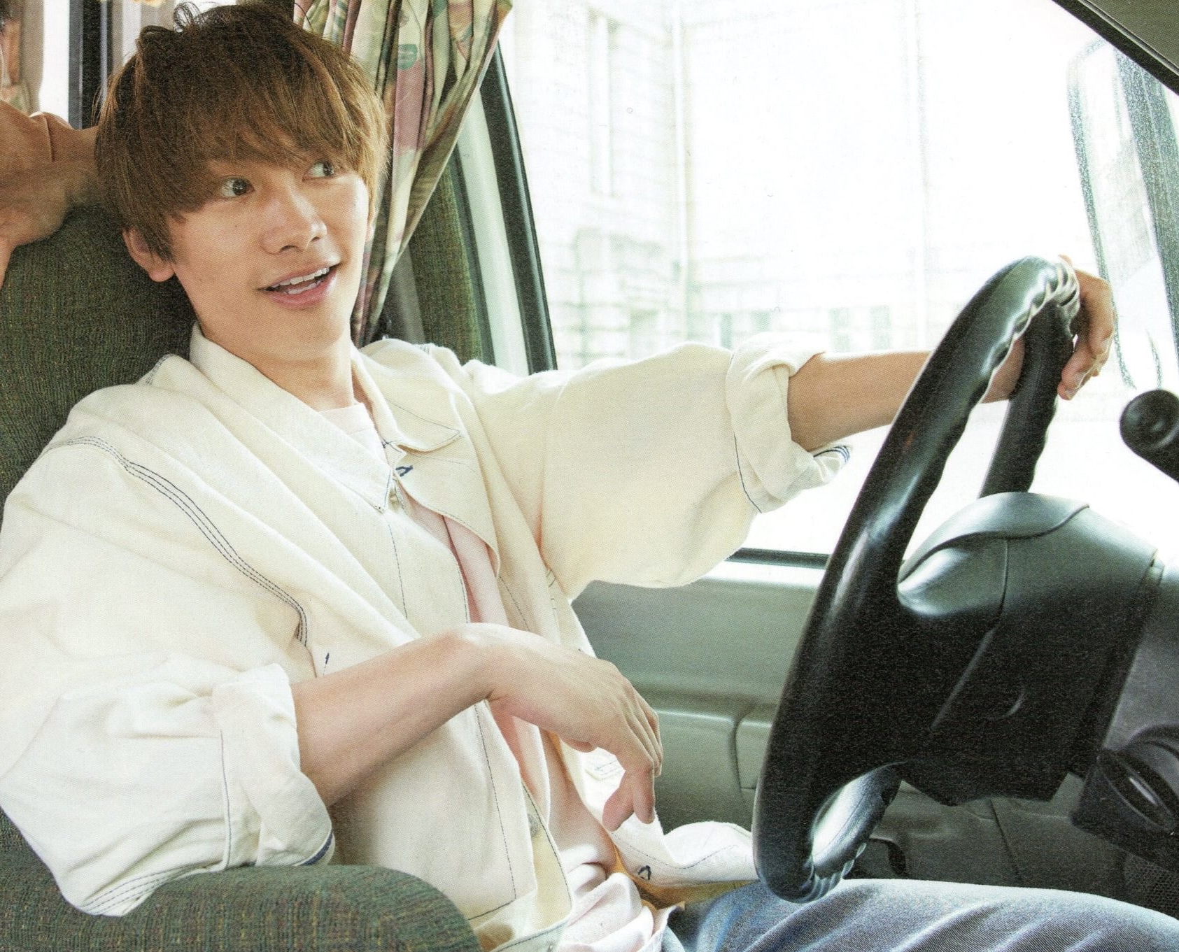 なにわ男子藤原丈一郎の母の年齢は?キンプリファンでティアラって本当?