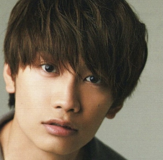 なにわ男子藤原丈一郎の母の年齢は?キンプリファンでティアラって本当?