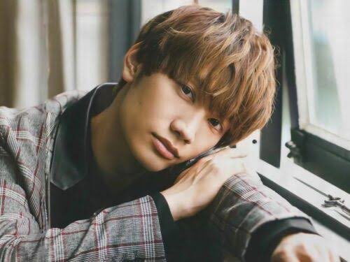 なにわ男子藤原丈一郎の母の年齢は?キンプリファンでティアラって本当?