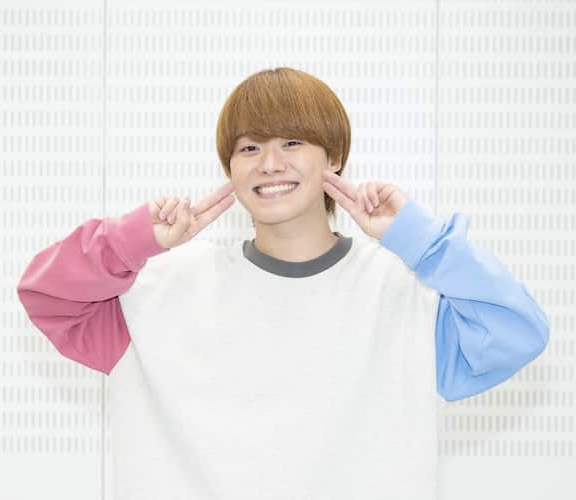 なにわ男子 大橋和也のメイク道具とスキンケア!愛用リップや化粧水のブランドは?