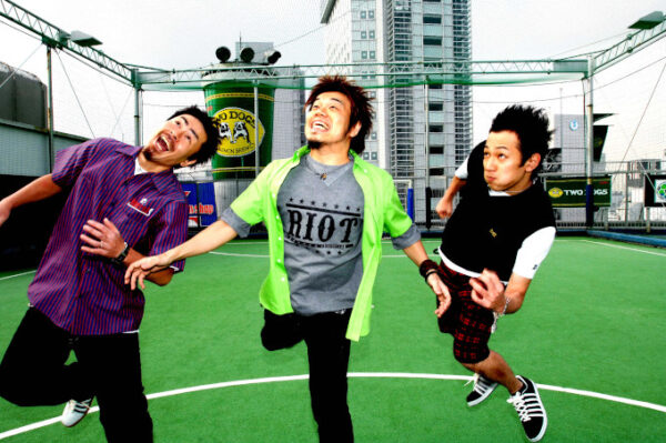 10-FEETのNAOKIについて！ベースがかなりうまい実力派？経歴など調査してみた！