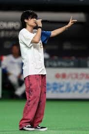 Tani Yuukiは何の曲でいつデビューしたの？きっかけ秘話など深掘り調査！